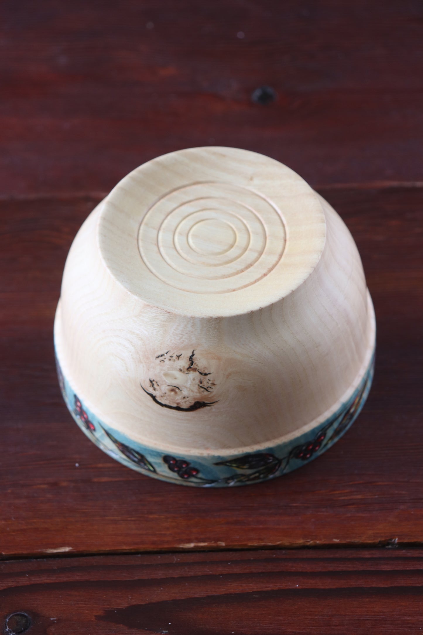 Ash Bowl with pyrography, painted and dyed rim