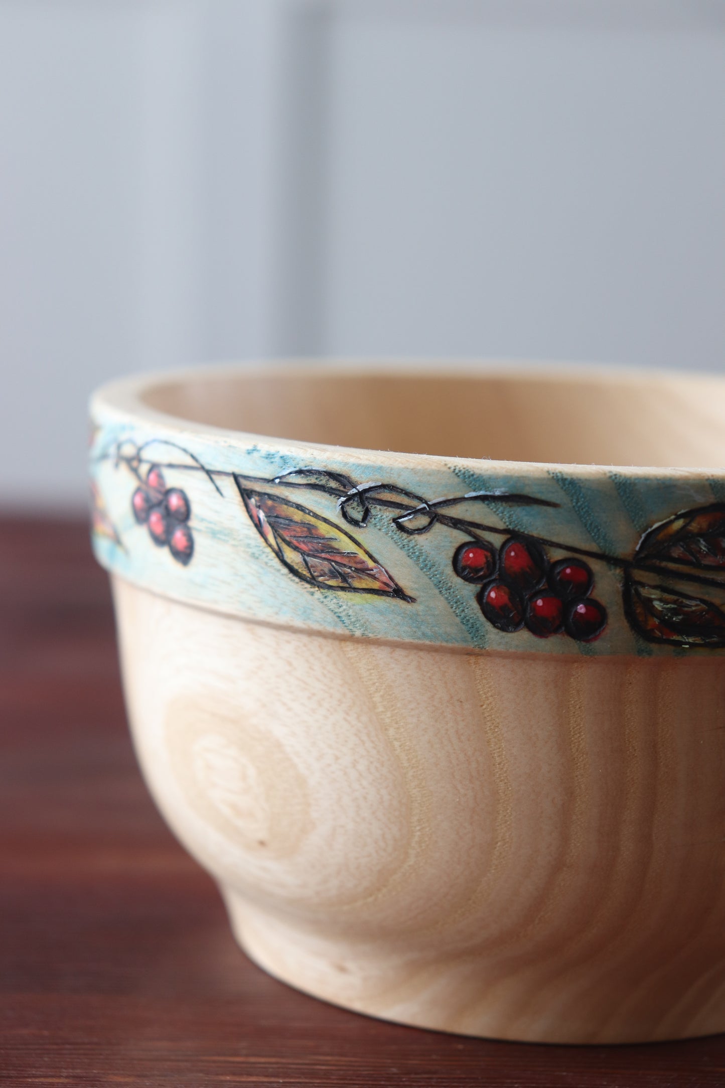 Ash Bowl with pyrography, painted and dyed rim